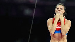 Stabhochspringerin Jelena Issinbajewa bei den Olympischen Spielen in London © Witters Foto: Matthias Hangst