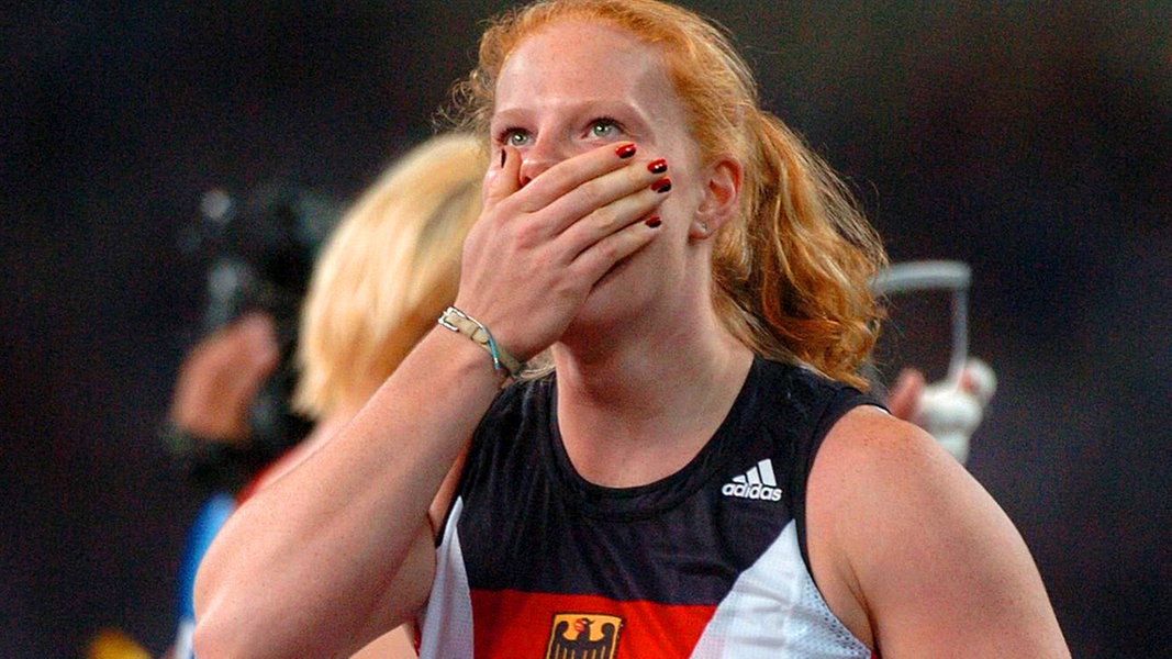 Betty Heidler bei Olympia 2004 in Athen © picture alliance / Pressefoto Ulmer Foto: ULMER/Andreas Schaad