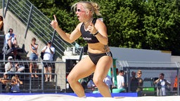 Stabhochspringerin Martina Strutz holt Bronze bei den Deutschen Meisterschaften 2006 in Ulm. © imago/MIS Foto: MIS