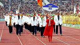 Die DDR-Olympia-Mannschaft bei der Eröffnungsfeier 1980 in Moskau © picture-alliance / ITAR-TASS Foto: ITAR-TASS