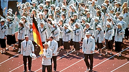 Die Olympia-Mannschaft der Bundesrepublik bei der Eröffnungsfeier in Seoul 1988. © imago sportfotodienst Foto: imago sportfotodienst