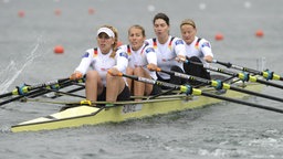 Die Rudererinnen Annekatrin Thiele, Carina Baer, Marie Catherine Arnold, Lisa Schmidla im Boot bei den Olympischen Spielen in Rio.  