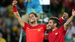 Das spanische Tennis-Doppel Rafael Nadal (r.) und Marc Lopez © picture alliance/ZUMA Press Foto: Geraldo Bubniak