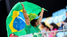 Ein brasilianischer Fan bei der Eröfnnungsfeier zu den Paralympischen Spielen 2016 in Rio de Janeiro © picture alliance / dpa Foto: Kay Nietfeld