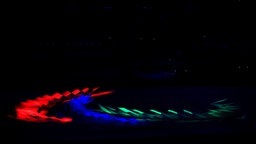 Eine Lichtinstallation zeigt das Symbol der Paralympischen Spiele bei der Eröffnungsfeier. © picture alliance / empics Foto: Adam Davy