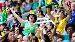 Brasilianische Fans während der Paralympischen Spiele in Rio de Janeiro © imago/Beautiful Sports 