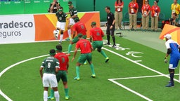 Spielszene der Partie im 5er Fußball zwischen Brasilien gegen Marokko © Florian Neuhauss/sportschau.de Foto: Florian Neuhauss