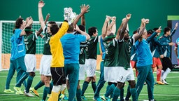 Brasiliens Mannschaft bejubelt den Einzug ins Finale. © DPA Picture Alliance Foto: Andi Weiland