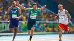 Der Brasilianer Petrucio Ferreira dos Santos sprintet zu Gold über die 100 m © dpa - Bildfunk Foto: Al Tielemans