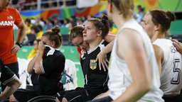 Die deutsche Rollstuhl-Basketballspielerinnen sind nach der Final-Niederlage enttäuscht. © Binh Truong/DBS Foto: Binh Truong