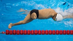 Der mexikanische Schwimmer Cristopher Tronco über 50 Meter Brust (SB2) © OIS/IOC Foto: Al Tielemans