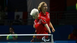 Die deutschen Tischtennspielerinnen Stephanie Grebe (l.) und Juliane Wolf im Doppel. © Binh Truong/DBS Foto: Binh Truong