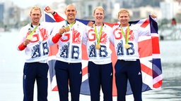 Die britische Vierer feiert seinen Erfolg in Rio. © DPA Picture Alliance Foto: MIke Egerton
