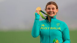 Die britische Schützin (Trap) Catherine Skinner mit der Goldmedaille © dpa - Bildfunk Foto: Valdrin Xhema