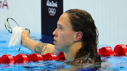 Die deutsche Schwimmerin Sarah Köhler © dpa - Bildfunk Foto: Michael Kappeler