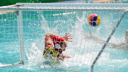 Im Wasserball duellieren sich Australien und Brasilien. © DPA Picture Alliance Foto: Mario Ruiz