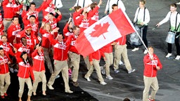 Das kanadische Olympia-Team bei der Eröffnungsfeier 2012 in London © imago sportfotodienst 