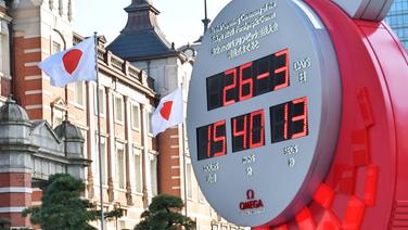 Eine Olympia-Countdown-Uhr in Tokio © imago images/AFLO 