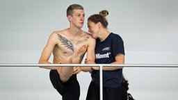 Schwimmer Florian Wellbrock (l.) mit seiner Freundin Sarah Köhler © imago images / Camera 4 