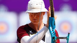 Die deutsche Bogenschützin Lisa Unruh bei der Qualifikation. © IMAGO / Penta Press 