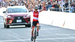 Die Österreicherin Anna Kiesenhofer ist Olympiasiegerin bei Straßenradrennen in Tokio 2020 © imago images/Pro Shots 