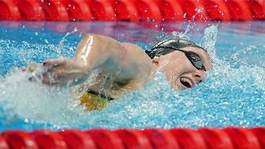 Deutsche Schwimmerin Isabel Gose in Aktion bei den Olympischen Spielen in Tokio © picture alliance/dpa Foto: Michael Kappeler