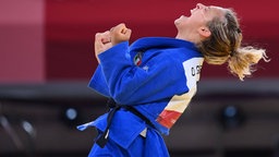 Die italienische Judoka Odette Giuffrida jubelt ihren Sieg bei Olympia 2020 © imago images/LaPresse Foto: Alfredo Falcone