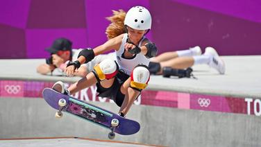 Die deutsche Skateboarderin Lilly Stoephasius in Aktion © IMAGO / Sven Simon 