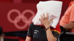 Shan Xiaona aus Deutschland reagiert auf die Niederlage im Tischtennis © dpa-bildfunk Foto: Friso Gentsch