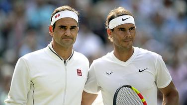 Roger Federer (l.) und Rafael Nadal  