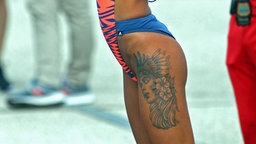 Die Schwimmerin aus Frankreich LESAFFRE Fantine trägt Tattoos © picture alliance/dpa/MAXPPP Foto: Haslin