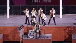 Ein Performance bei der Abschluss-Zeremonie im Olympiastadion in Tokio © imago images Foto: Michael Meindl
