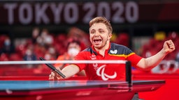 Der deutsche Para-Tischtennisspieler Valentin Baus in Aktion © IMAGO / Beautiful Sports