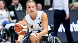 Rollstuhlbasketballerin Svenja Mayer