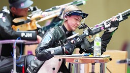 Die deutsche Para-Sportschützin Natascha Hiltrop in Aktion © picture alliance / Xinhua News Agency | Xiong Qi 