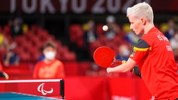 Die deutsche Para-Tischtennisspielerin Stephanie Grebe in Aktion © IMAGO / Beautiful Sports