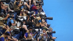 Fotografen machen Fotos von den Wettkämpfen bei Paralympics 2020 in Tokio © picture alliance/dpa Foto: Karl-Josef Hildenbrand