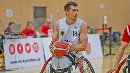 Rollstuhlbasketballer Aliaksandr Halouski